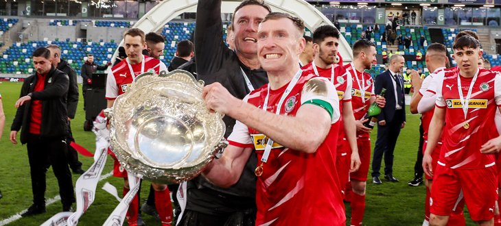 chrissycurran7's tweet image. They say leave the football before the football leaves you. I&apos;ve been extremely fortunate throughout my time in football to play for great clubs and to have come into contact with so many brilliant people. All I can say is thank you to everyone who helped me along the way 🔴⚪️