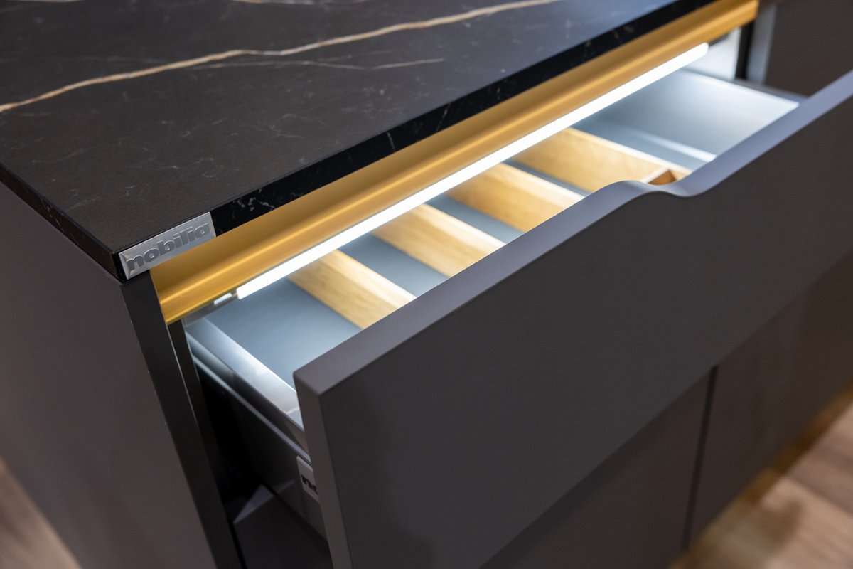 KBIS's tweet image. Your projects, but smarter. 🏡

Technology was on full display at #KBIS2024, helping reshape the way design kitchen and bath spaces. 

What were your favorite tech finds at KBIS this year?