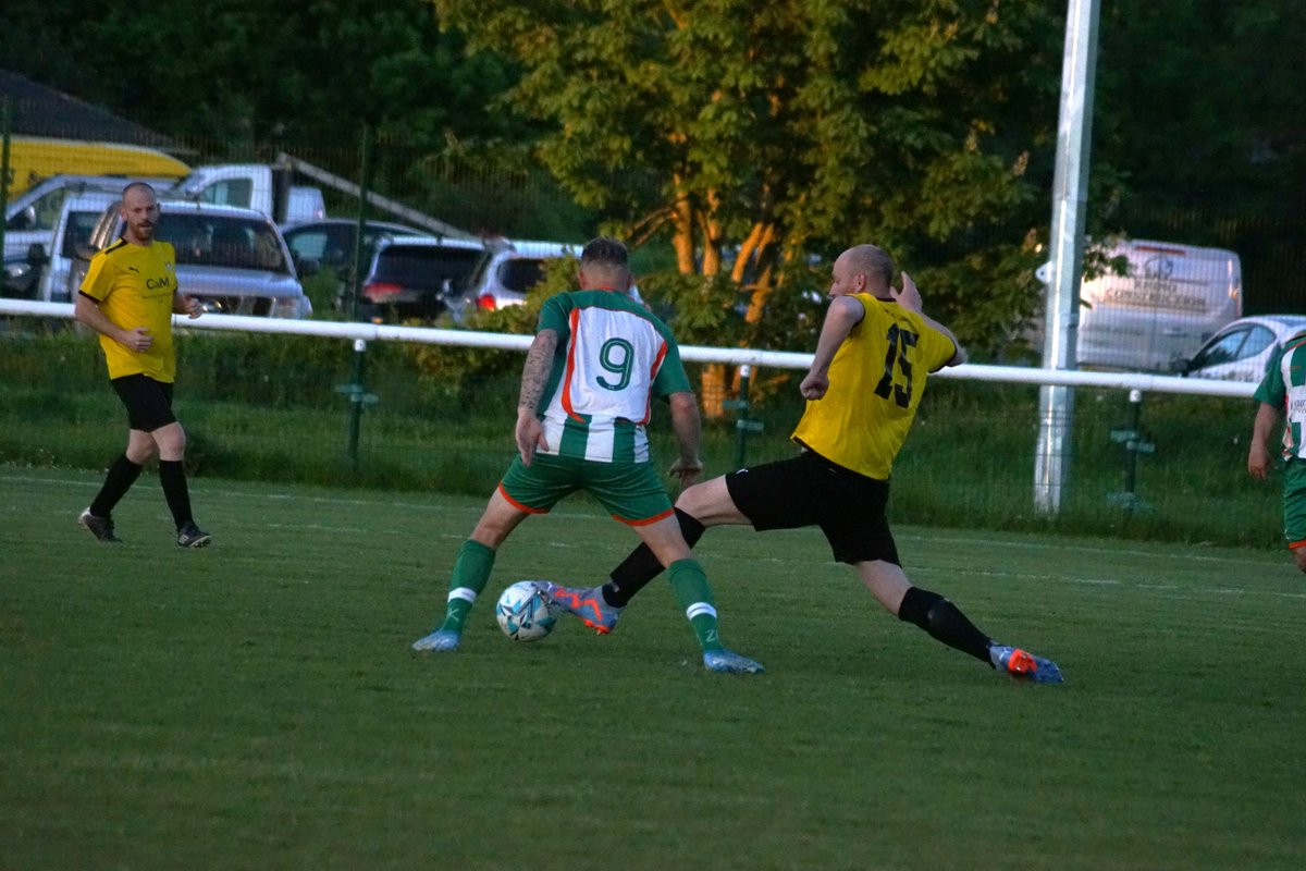 Popped down to the @YateleyUtdFC  Vets vs Blackwater Vets game last night!

#footballphotography #footballphotographer #sportsphotography #sportsphotographer