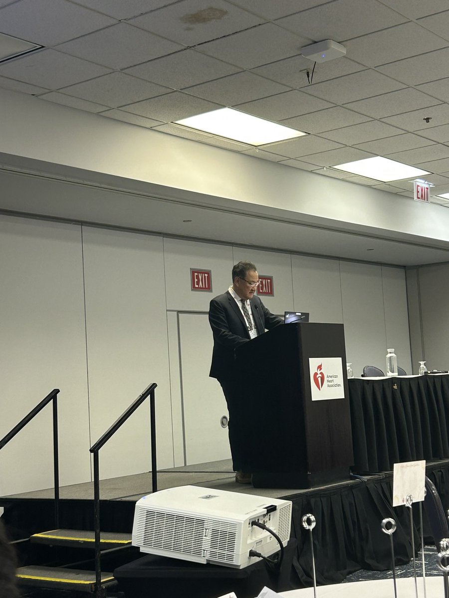 It was great presentation by two stellar mentors and scientists at the “ Mentor of Women Awards Lunchon”! #vasculardiscovery2024 <a href="/ATVBCouncil/">ATVB Council</a> <a href="/AHAMeetings/">AHAMeetings</a> <a href="/atvbwlc/">ATVBWLC</a> <a href="/bwhcvls/">Brigham and Women’s Cardiovascular Life Science</a>