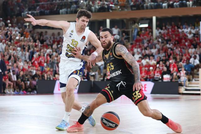 La FFBB a envisagé Mike James L'hypothèse d'une naturalisation de la superstar de Monaco, le MVP de l'Euroligue Mike James, a été brièvement envisagée par la Fédération, sollicitée par les représentants du meneur américain ow.ly/ZZPO50RIZNv