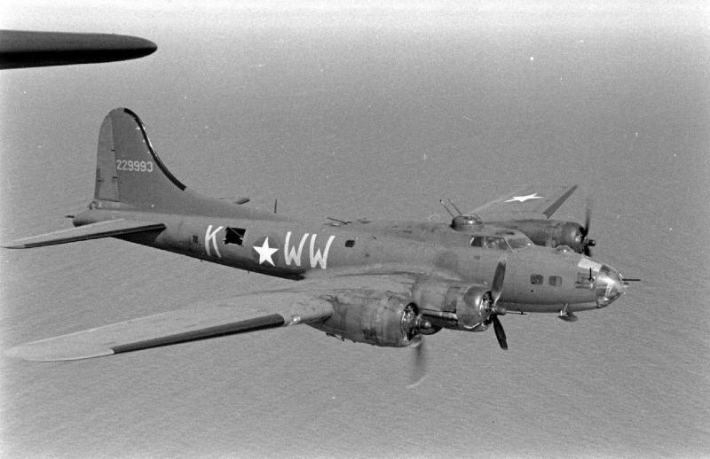 B-17 42- 29993. 306th Bomb Group, #MIA Oschersleben Jan 11, 1944. Flak knocked off the tail. 9 #KIA. #WWII