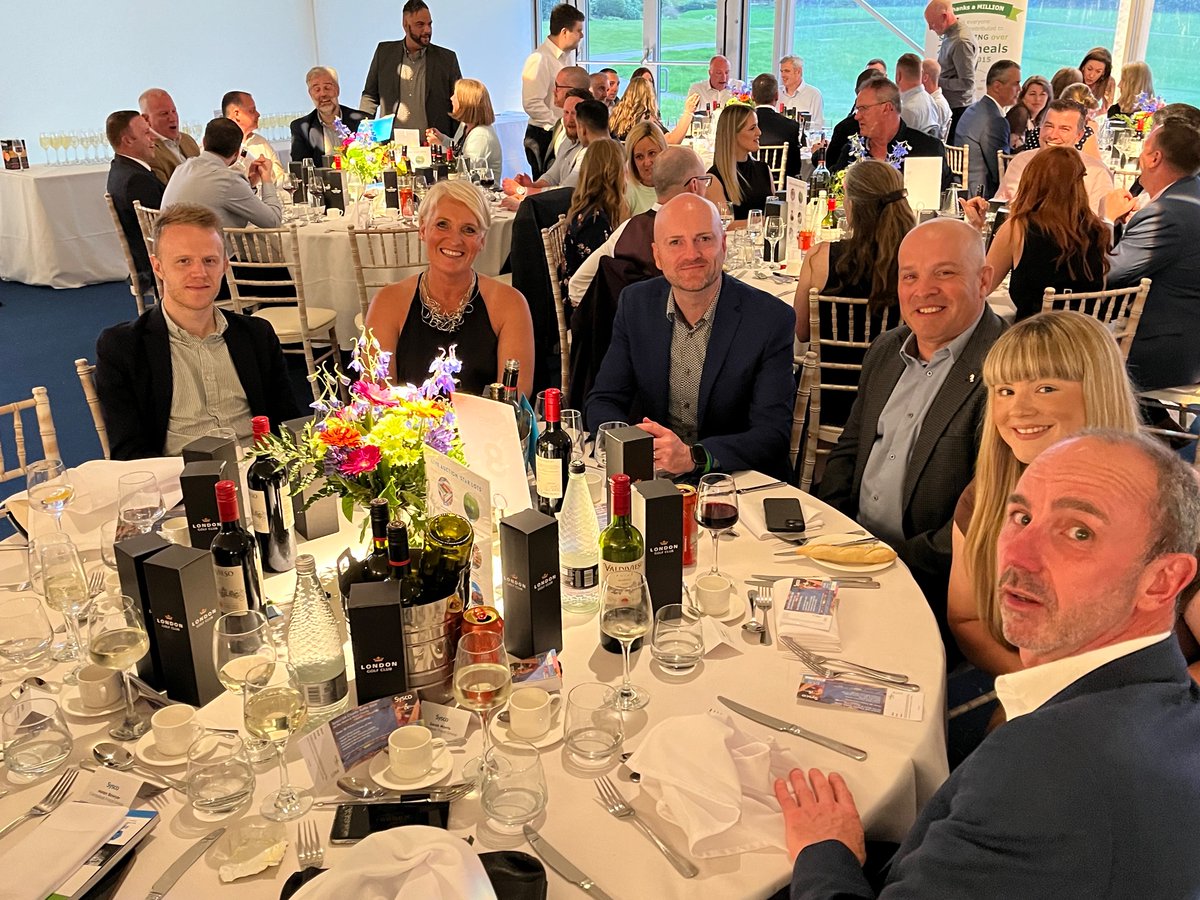 More amazing supporters of Meals & More @Sysco @Brakes_Food charity event today raising ££££ supporting children and young people during holiday ❤️