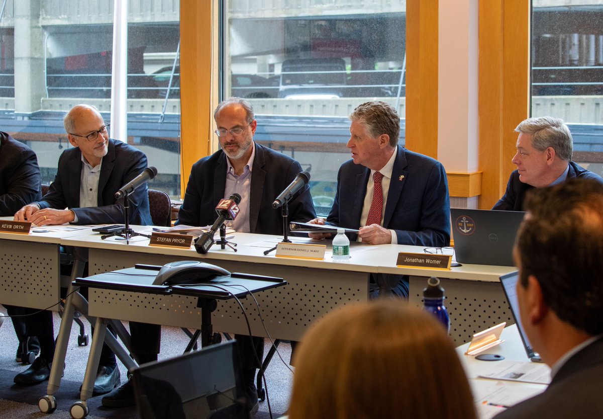 GovDanMcKee's tweet photo. JUST IN TODAY: $102M approved for over 2,600 housing projects across Rhode Island. @RIHousing and @RIDeptofHousing have put together a strong investment package to ensure a brighter future for Rhode Island families.

Read more: https://t.co/R0yaH6Kxo7 https://t.co/4jYCBoKhrH
