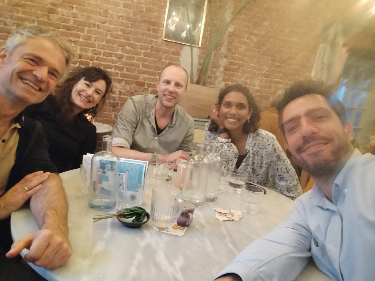 Mohamad (Moe) Abbas (@m0e_abbas) on Twitter photo It was super exciting to host <a href="/FankhauserCh/">Christian Fankhauser</a> today at <a href="/UU_Plants/">UU_Plants</a> lots of exciting discussions. The key to it all? Blue light and a bit of air !! <a href="/ZantenMartijn/">Martijn van Zanten</a> <a href="/R_Sasidharan/">Rashmi Sasidharan</a> <a href="/UUBeta/">Faculty of Science, Utrecht University</a> #isNorajoiningX? It was super exciting to host <a href="/FankhauserCh/">Christian Fankhauser</a> today at <a href="/UU_Plants/">UU_Plants</a> lots of exciting discussions. The key to it all? Blue light and a bit of air !! <a href="/ZantenMartijn/">Martijn van Zanten</a> <a href="/R_Sasidharan/">Rashmi Sasidharan</a> <a href="/UUBeta/">Faculty of Science, Utrecht University</a> #isNorajoiningX?