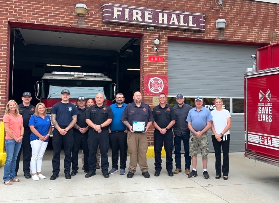 🏆Congrats, #HarrimanFireDepartment! They've been awarded a Responsible Business Award from @RCADC1! This award recognizes community partners who make a significant impact on substance misuse prevention efforts. #rcadc #roanecountytn 🔗Read more: loom.ly/47g3unE