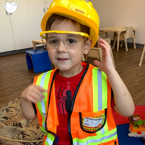 For our People I See theme, we dressed up as community helpers! #themethursday #peopleisee #bluebirddayprogram #wheaton #westloop #northcenter #chicago #pediatrictherapy #therapyprogram #therapyclinic #classroom #class #classtime #preschool #kindergarten #learningthroughfun