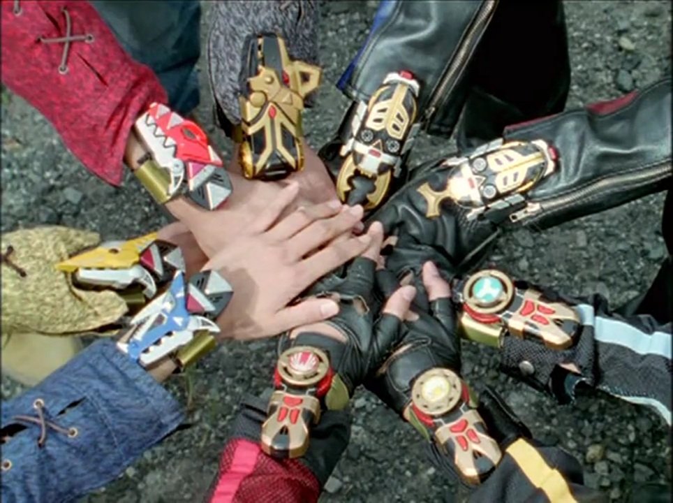 Bakuryuu Sentai Abaranger vs. Hurricaneger (爆竜戦隊アバレンジャーVSハリケンジャー, 2004)

Dirigido por Katsuya Watanabe