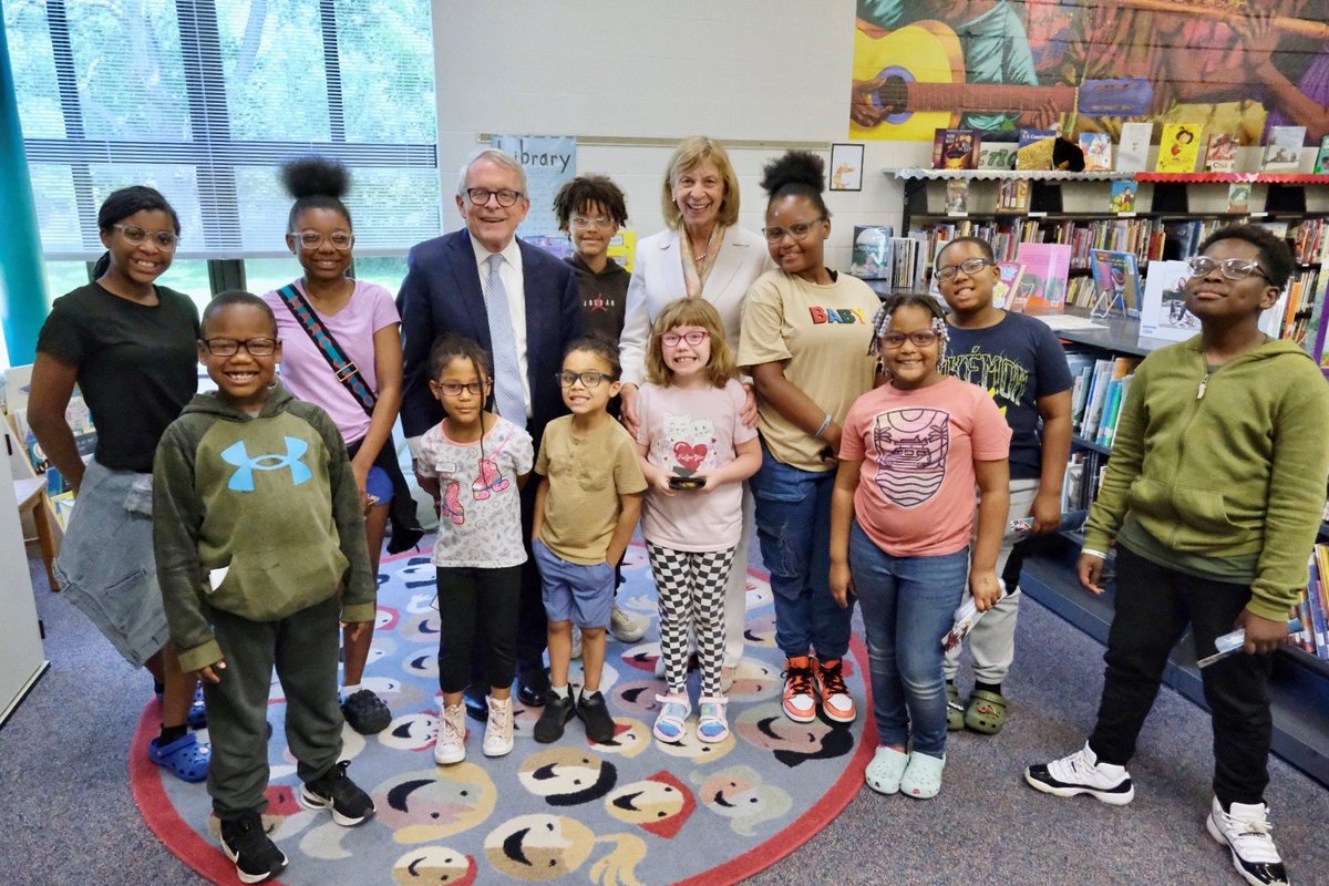 Fran and I visited with students at Oxford Elementary in Cleveland Heights as they received new prescription glasses that will allow them to see and learn more clearly. I also announced members of the new Children’s Vision Strike Force who will help connect more students to eye
