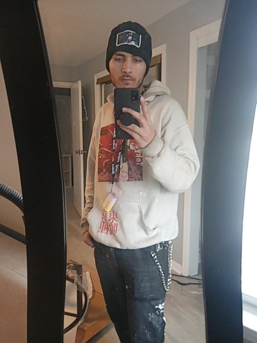 Another mirror selfie from work 😅 https://t.co/FgPDR1cJbX<a href="/tag/republicandebate"class="tags"><span>#republicandebate</span></a>