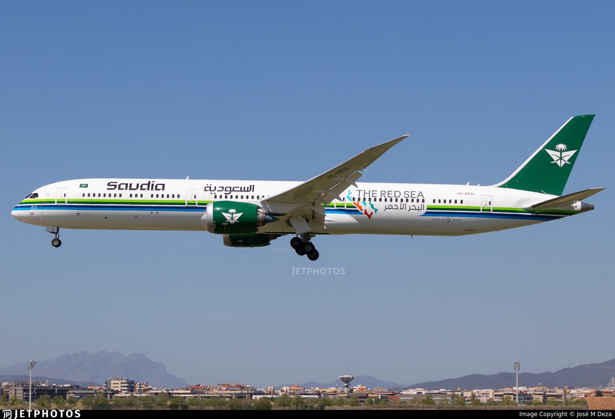 A Saudi Arabian Airlines 787 in special Red Sea livery landing in Barcelona. jetphotos.com/photo/11331927 © José M Deza