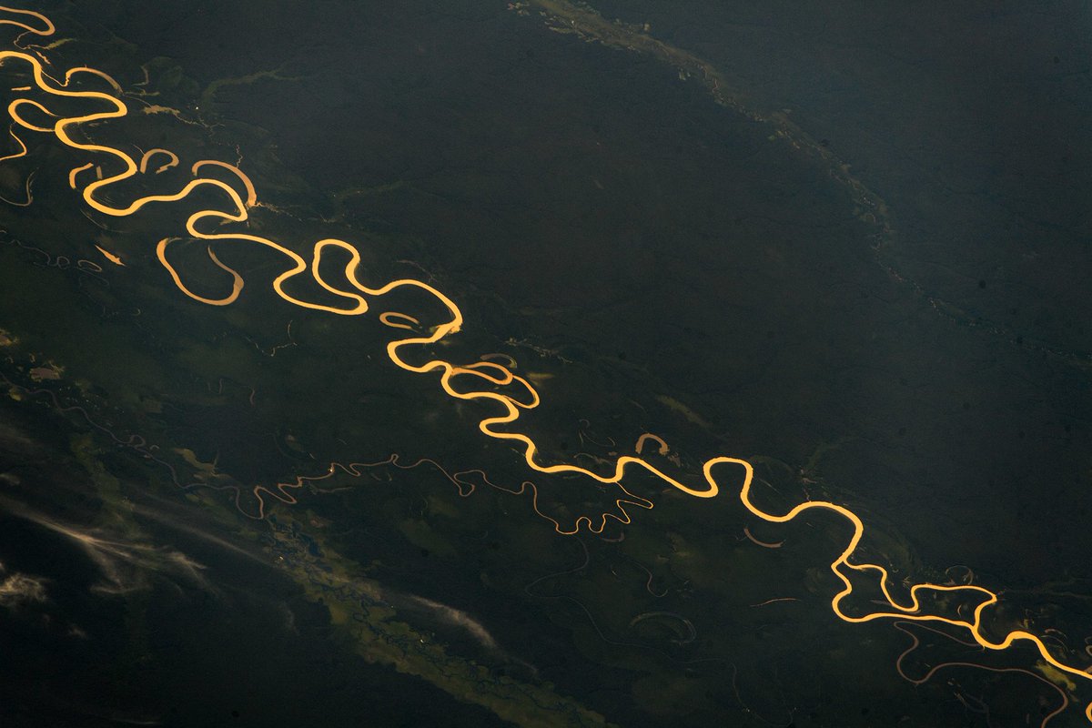 🛰️El Amazonas desde la Estación Espacial Internacional 

📸Por el astronauta de la ESA, Alexander Gerst.