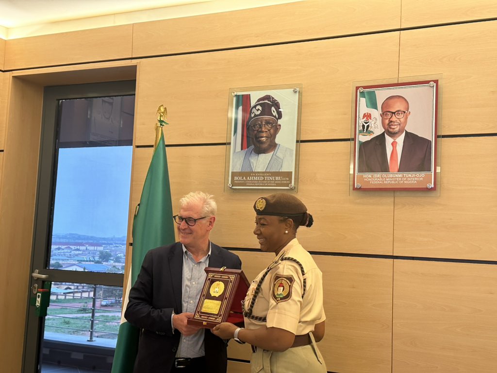 Nigeria Immigration Service tweet media