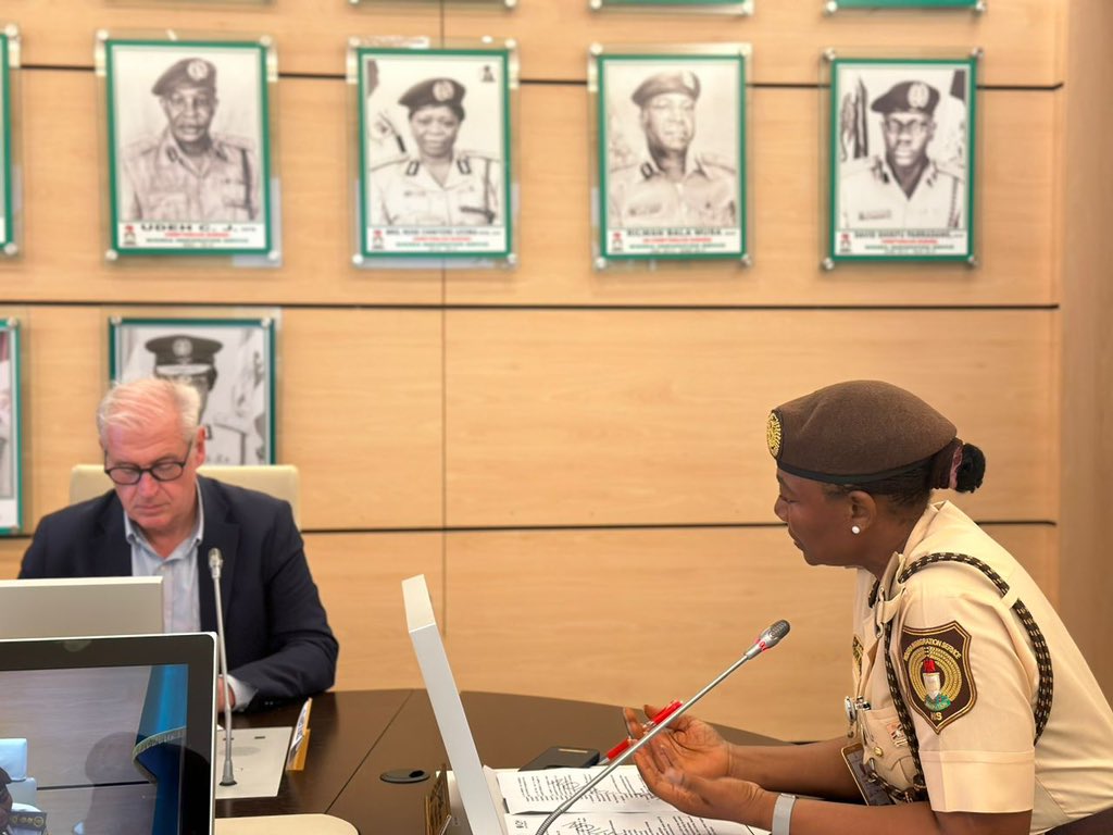 Nigeria Immigration Service tweet media