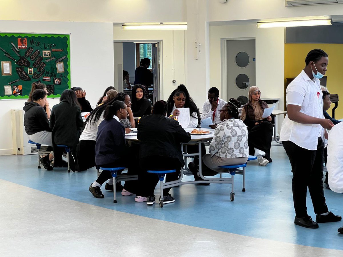 Another busy morning at Commerce House, as our dedicated Year 11 students began arriving at 8am for revision breakfast. Fruit, croissants, pancakes & juice - plus lots of support from Ms Katan & the rest of our staff - meant they were ready to smash this morning’s Maths exam 💪