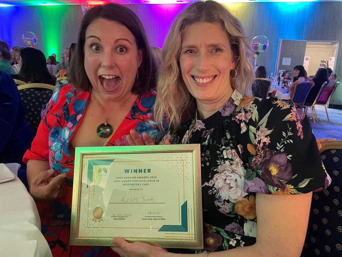 ESHT_RESPS's tweet image. So proud to have won the @ARNS_UK Award for Excellence in Respiratory Care! We are such an amazing team and so grateful to ARNS for this accolade! #respiratory #teamoftheyear