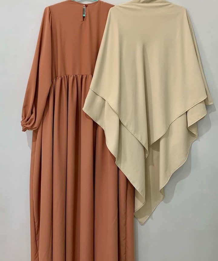 Dinar Dress with khimar
Price: N20,000

Available in all colors and sizes.