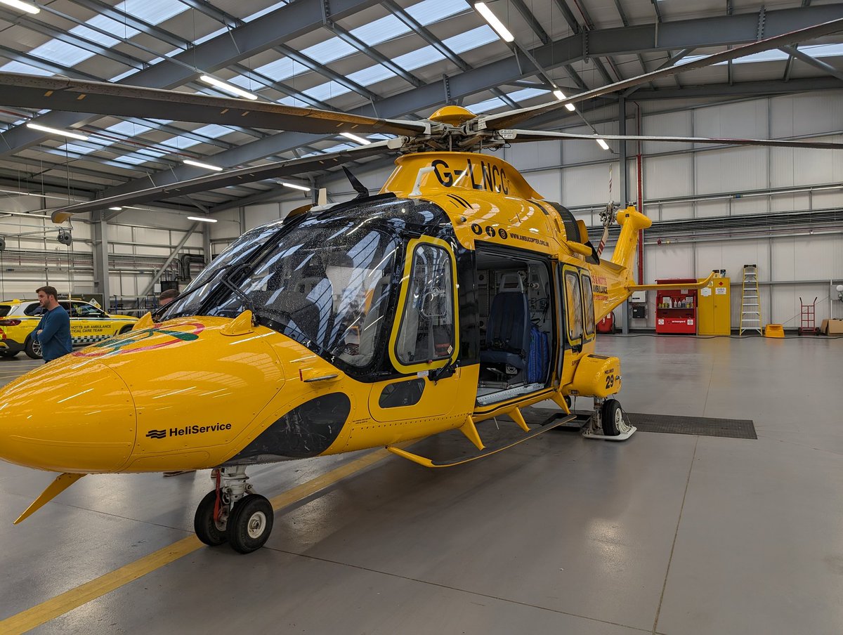 Huge thanks to both @EHAAT_ and @LNAACT for giving myself and @the_intubator tours of their bases today. Great to see what can be achieved when striving for excellence in providing prehospital critical care