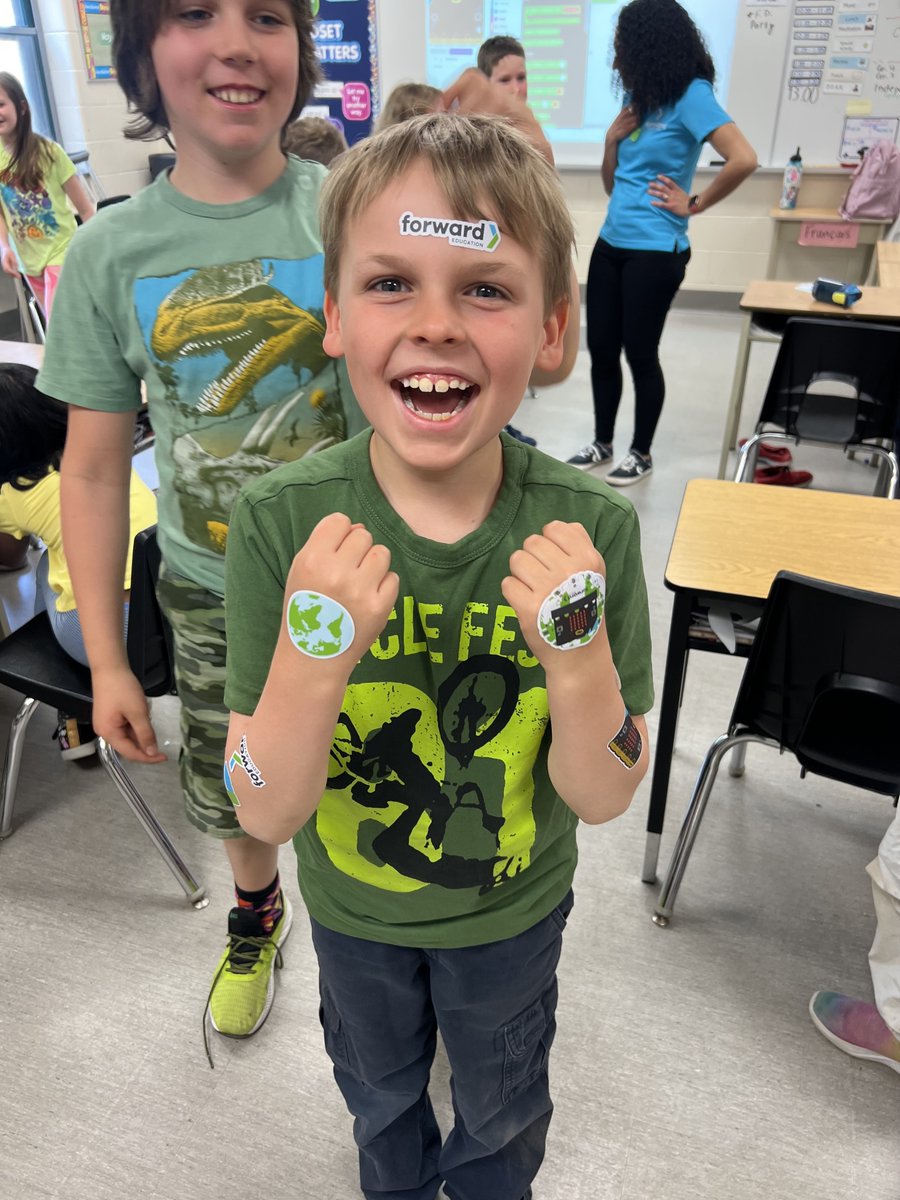 Forward__EDU's tweet image. We had an amazing Climate Action Kit workshop at @WaterlooCDSB today! 

These grade 3 &amp;amp; 4 students impressed us with their coding and problem-solving skills as they built &amp;amp; coded their own prototype Wind Turbines! 💨🌎🤖

#teachcoding #edtech #microbit