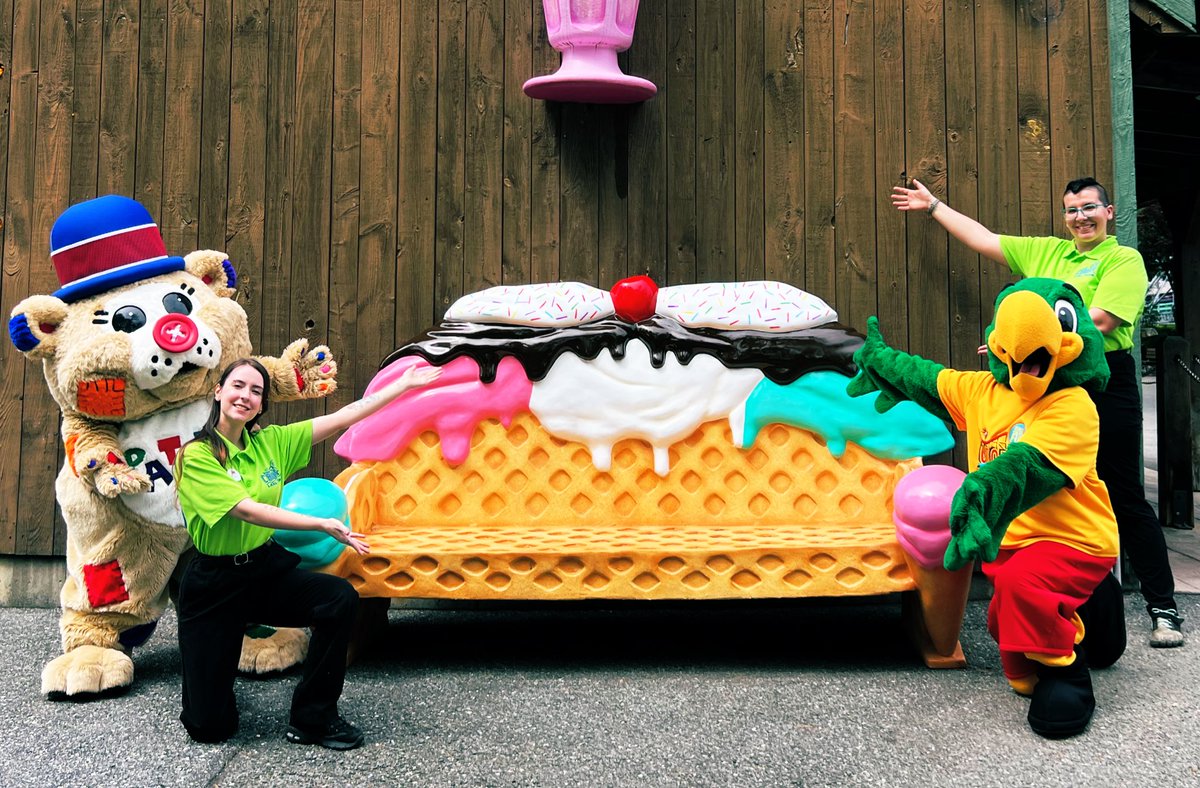 How cute is this new photo op near Lumberjack Ice Cream?! 🍦 We need a name for it… The Sundae Seat? The Sweet Seat? Tell us your ideas! 🤔