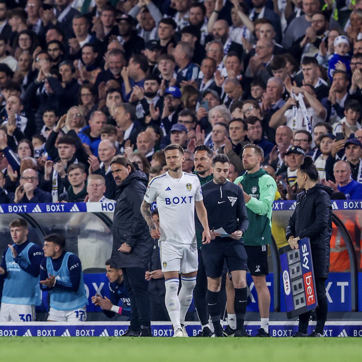 LUFC's tweet image. 🎶 There’s only one Liam Cooper! 🎶