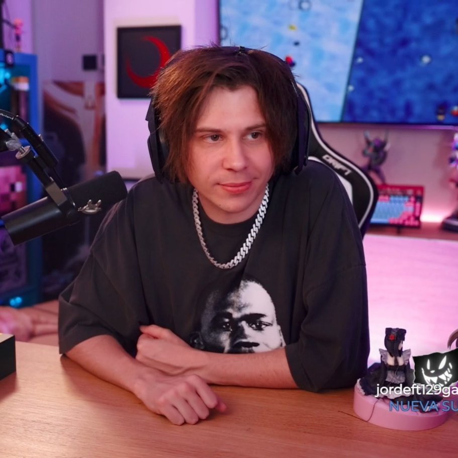 ﾟ｡⌇@Rubiu5 🫂⌇｡ ﾟ muchísimas gracias por el stream de hoy guapo, me la pasé increíble con el unboxing, el mini evento de fortnite y la charlita con spreen. descansa y te tqm ❤️