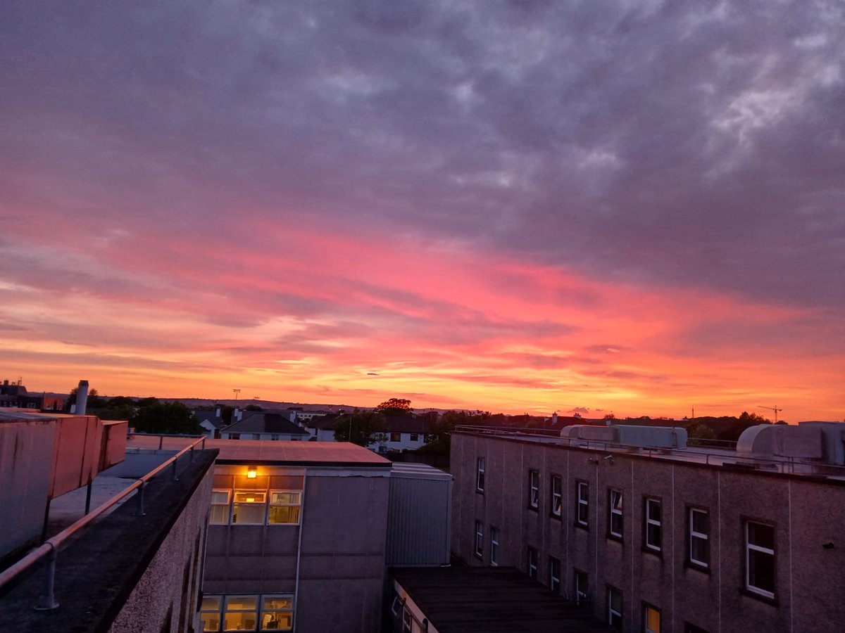 An absolutely stunning sunset looking west over Galway City from <a href="/ATU_GalwayCity/">ATU Galway City</a> this evening
#Summervibe #Galway