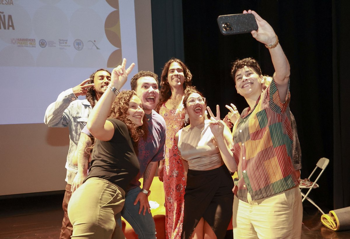 nationalbook's tweet photo. The spring season of #NBFPresents wrapped up earlier this month and we’re still beaming! From February through May more than 35 authors met thousands of readers in Arizona, Florida, Massachusetts, Mississippi, Missouri, NYC, Puerto Rico, Texas, Vermont, Virginia, and Wyoming! https://t.co/nf4DJhWGEq