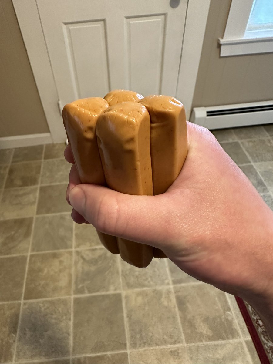 DailyHotDogs's tweet image. Throat Missile Thursday