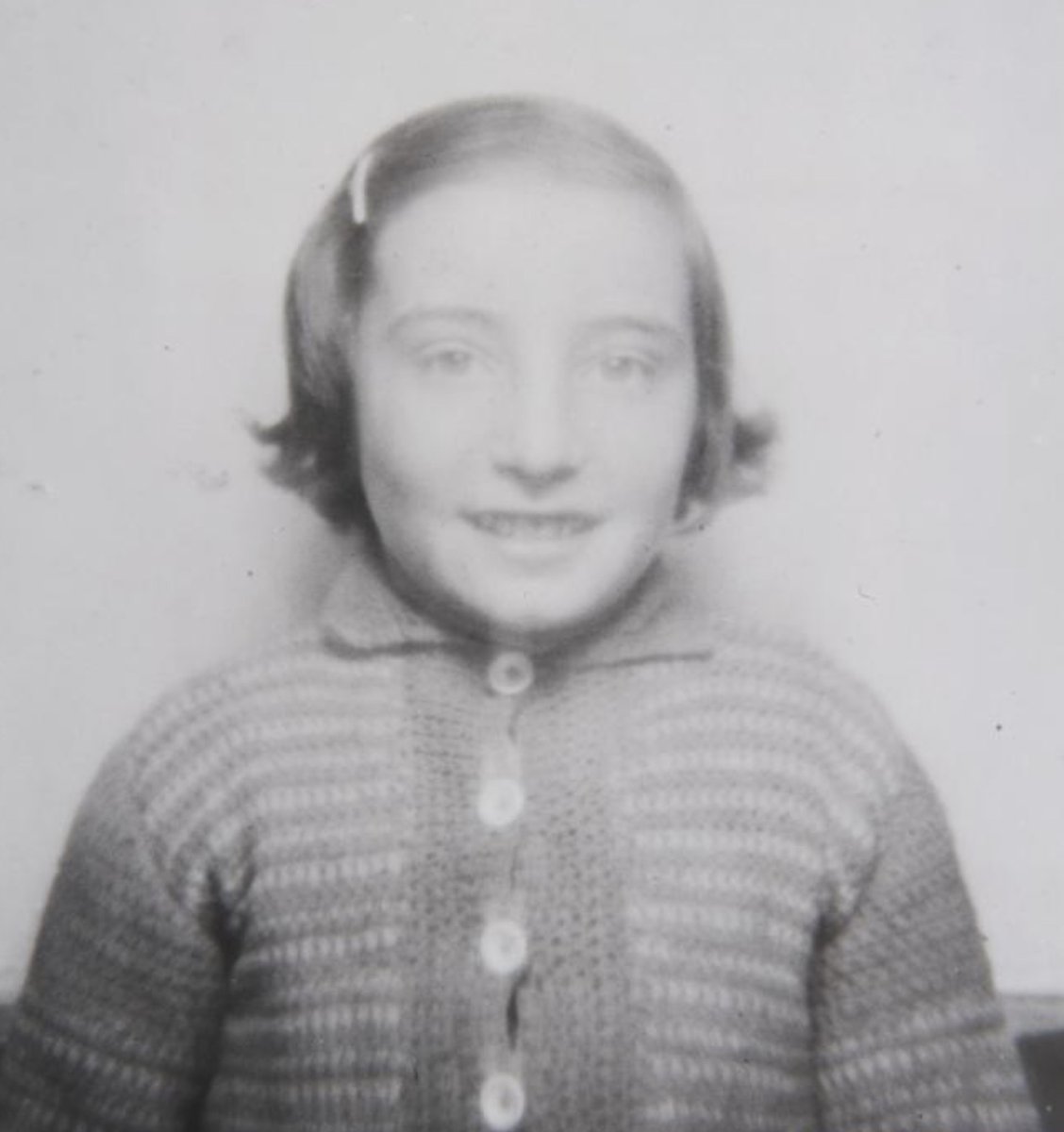 16 May 1936 | French Jewish girl, Lina Mendelsohn, was born in Paris. She was deported to #Auschwitz from #Drancy on 17 August 1942. She was murdered in a gas chamber after arrival selection.