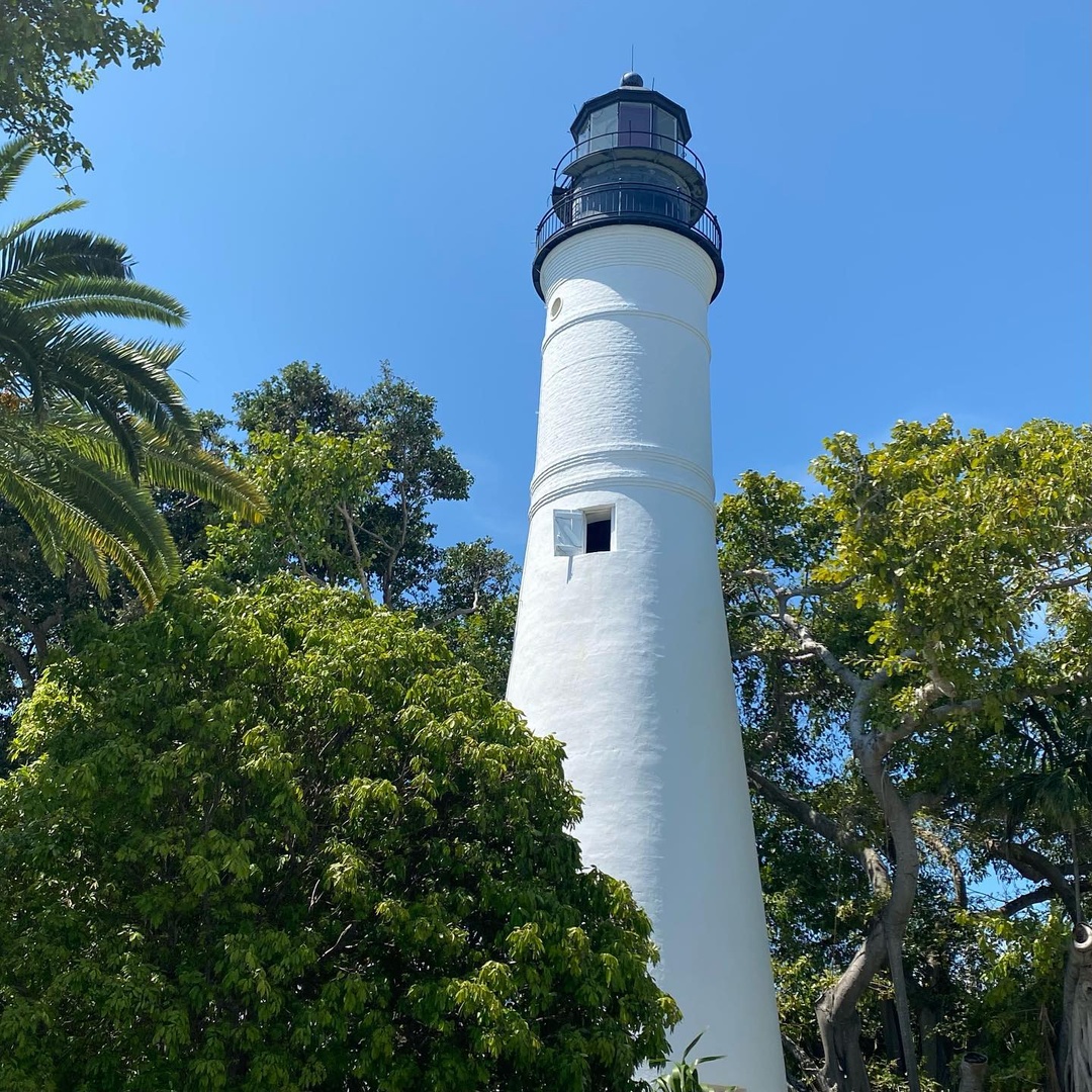 Venture into history and climb the Key West Lighthouse for panoramic views of the city and ocean! Built in 1825 to guide ships safely into port, this iconic landmark offers a glimpse into the past ⚓️ 📸 IG: instagram.com/p/CxqmunvxbbI/ 📍: Key West Lighthouse, @keywest