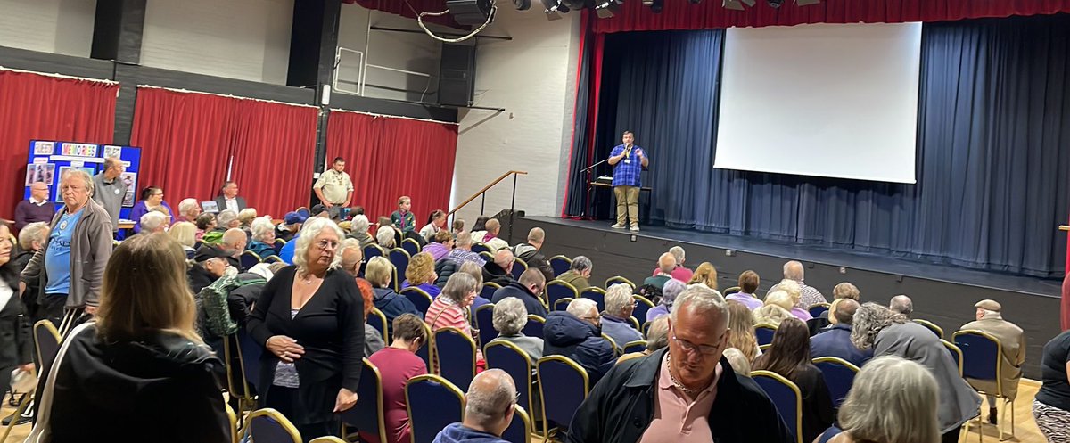 Participatory budgeting in #Thetford! Incredible attendance tonight, with 150+ residents turning up to hear from 13 local groups vying for a share of £25,000 of Town Council money. Heart-warming to hear about the work of so many dedicated volunteers who help enrich our community