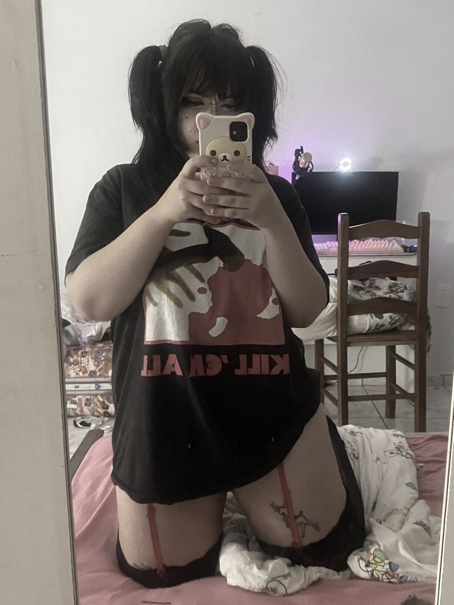 necrovika's tweet image. foto pro loiro broxa / foto pro moreno que me trata igual princesa e fode bem