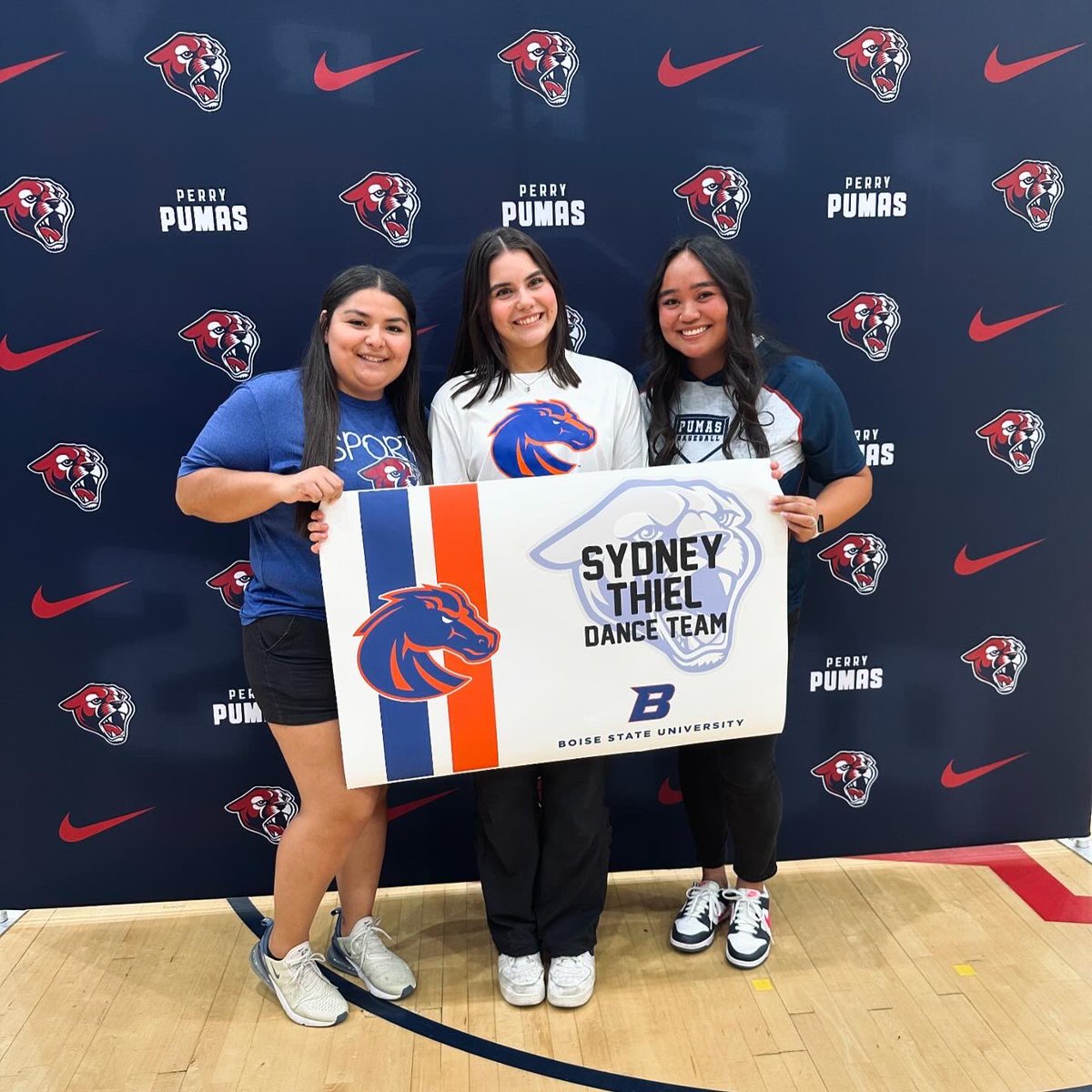 Congrats to these student-athletes for their commitment to play at the next level! ❤️💙🐾 @PerryBaseball07 @Perrygsoccer @perrytrack2018 @PerryPumaWBB @perry_pumas @PerryPumas07