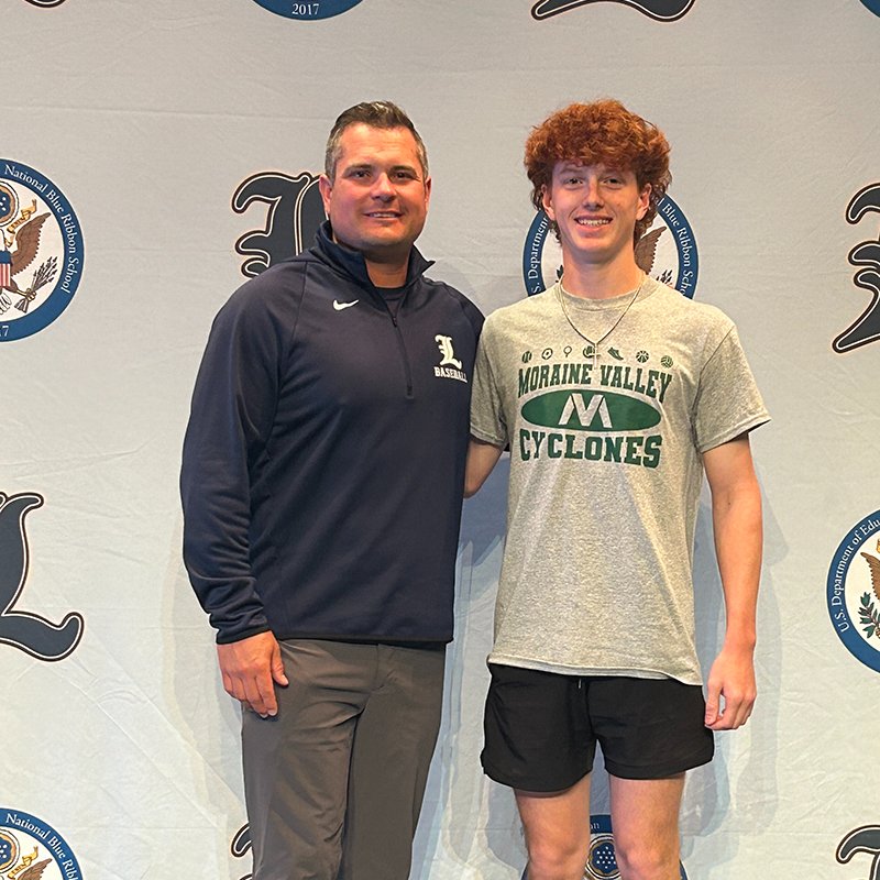 Congratulations to @Lemont_Baseball's Andrew Phelan, who has committed to play baseball at Moraine Valley Community College (@MVCCBaseball)! Click here to read more: lhs210.net/about-us/news-… #WeAreLemont #GoCyclones