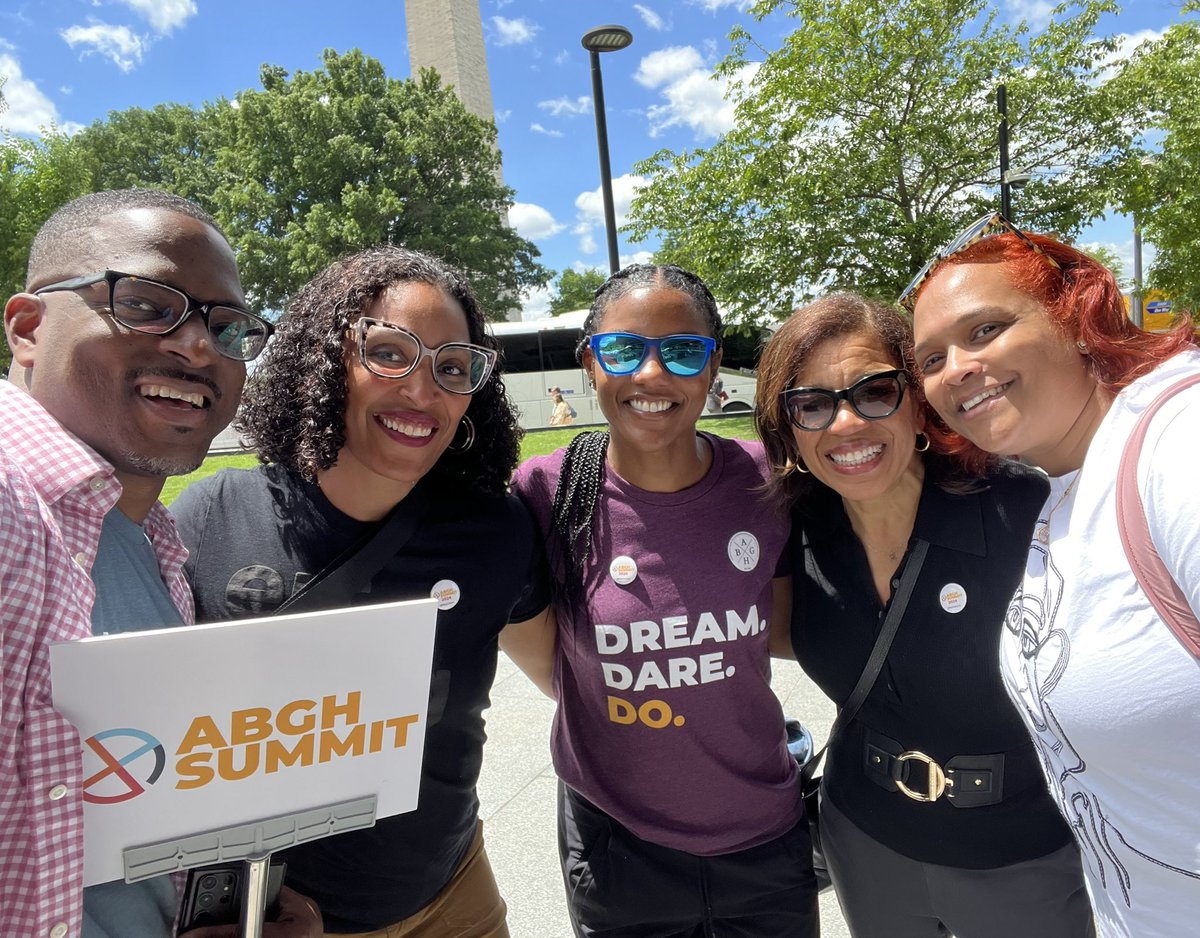 A beautiful day in D.C. at the @NMAAHC ahead of #ABGHSummit24 and #DDW2024.

I ❤️ this city.

#blackingastro #diversityingi