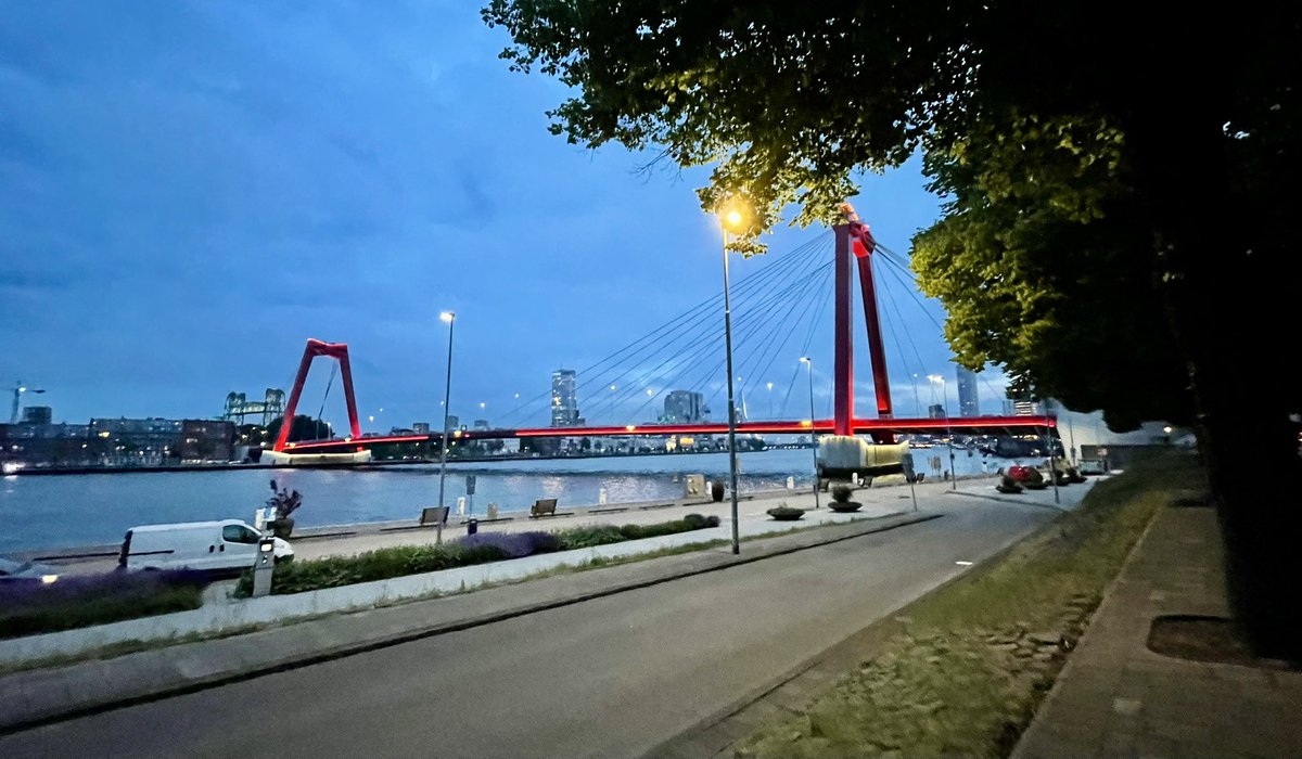 Avondschemering in #Rotterdam.