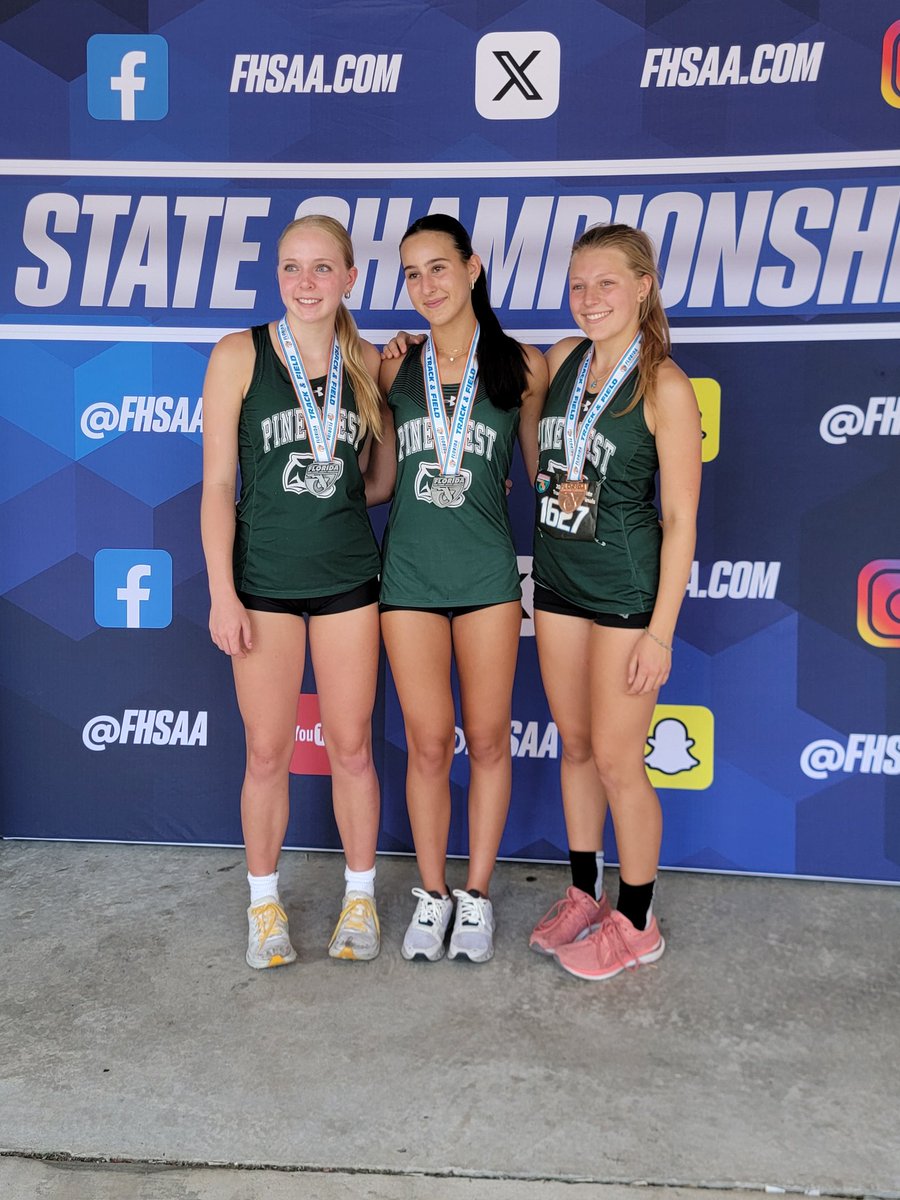 pinecresttrack's tweet image. Not 1, not 2 but 3 podium finishes for our javelin girls!  Rowan Sundevall 3rd, 36.35m, Elizabeth Sauby 4th, PR 35.94m &amp;amp; Jordana Friedman 8th, PR 32.90m!  #PCXCountry #PCTrack #PCAthletics #PCPanthers
#PCAlumni