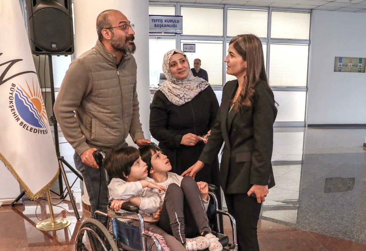 Bugün MYK üyemiz Hatice Betül Çelebi’nin katılımıyla ‘’Van’da Engellilik ve Engelli Hizmetlerinin Geliştirilmesi” konulu panelimizi gerçekleştirdik. Başta katılım sağlayan engelli yurttaşlara ve engelli ailelerine, engelli dernekleri yöneticilerine, İl eş başkanlarımıza ve