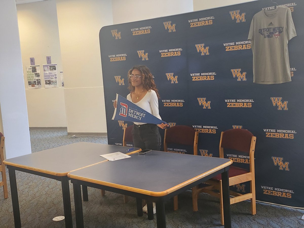 WayneMemorialTc's tweet photo. Congratulations to Sofia Figueroa on signing with the University of Detroit. https://t.co/6rxfnRLXiW
