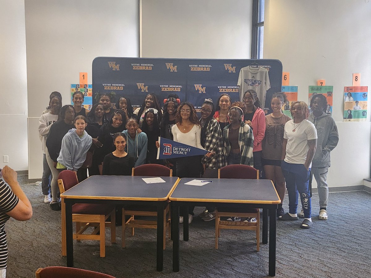 WayneMemorialTc's tweet photo. Congratulations to Sofia Figueroa on signing with the University of Detroit. https://t.co/6rxfnRLXiW
