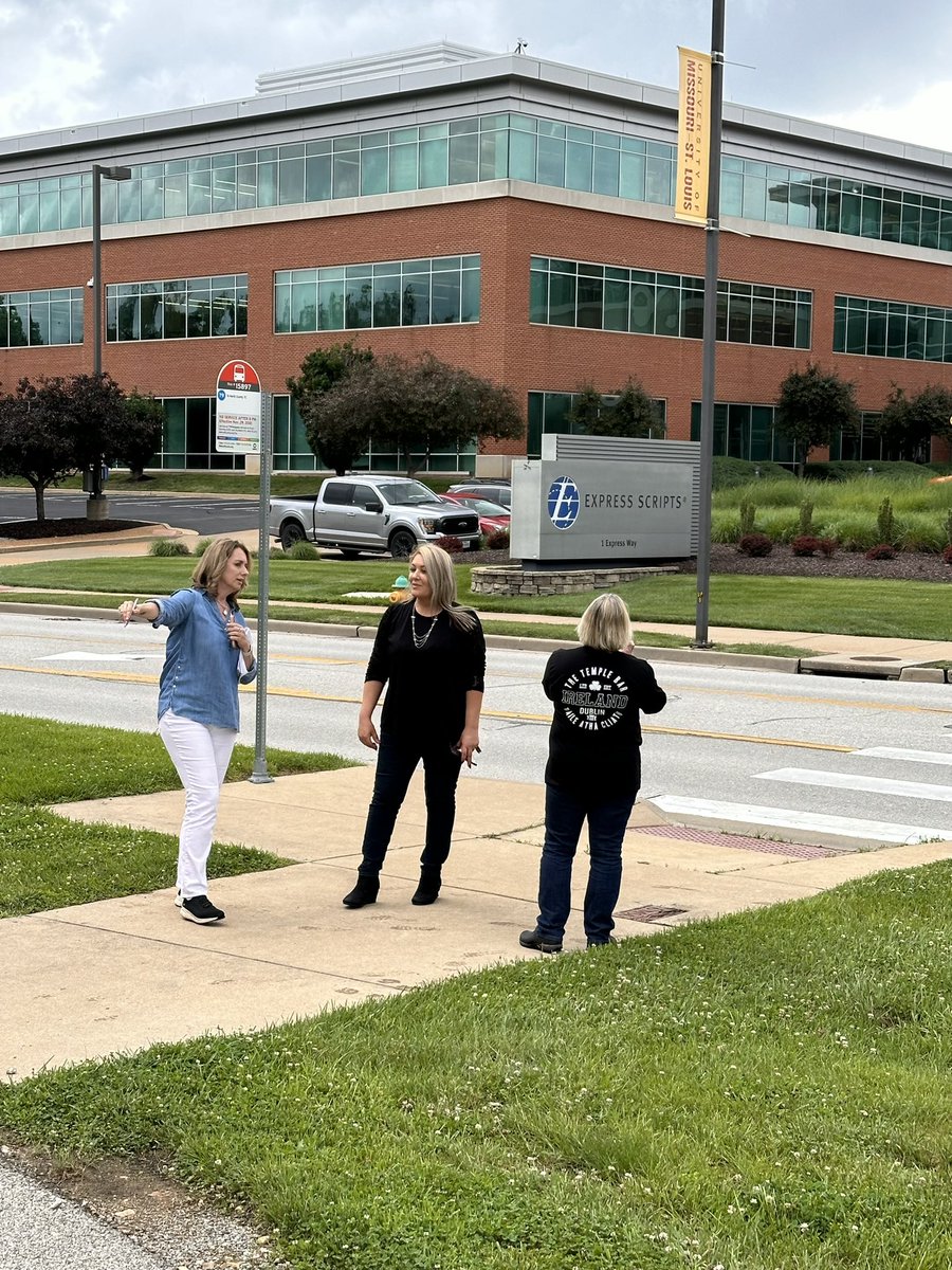 It’s almost time #protestexpressscripts. Site check with the one and only @BoesingLoretta and @TruthRX. Don’t forget to register if you’re attending for important communications @HarmacyFilm @keavenyrx @MoniqueWhitney @ArthritisSTL @HokiePharmacist #PBMreform