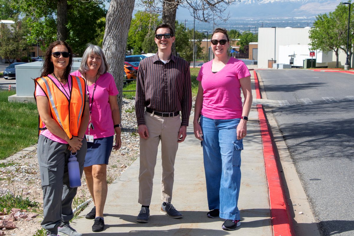 vasaltlakecity's tweet photo. Thanks to all who showed up for our annual #VA2K today! This event helps support our #homelessVeteran population and gets employees, #Veterans, and community members outside as the weather warms up. We loved seeing everybody in their brightest #neon outfits! https://t.co/VZRiBgPF3h