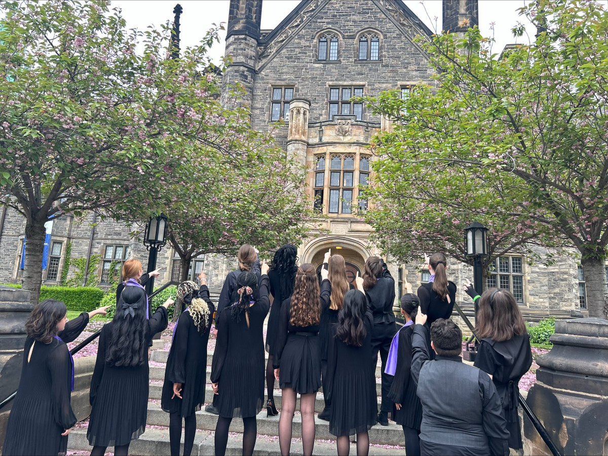 Our world famous VOX Choir, moments before their performance at Music Fest Canada 2024 in Toronto yesterday!

#gordonbell #winnipegsd #choir #musicfestcanada