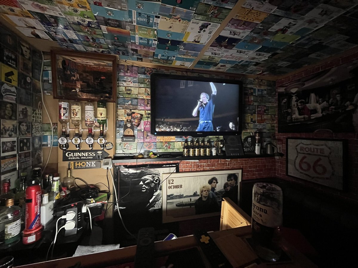 Con_William tweet media