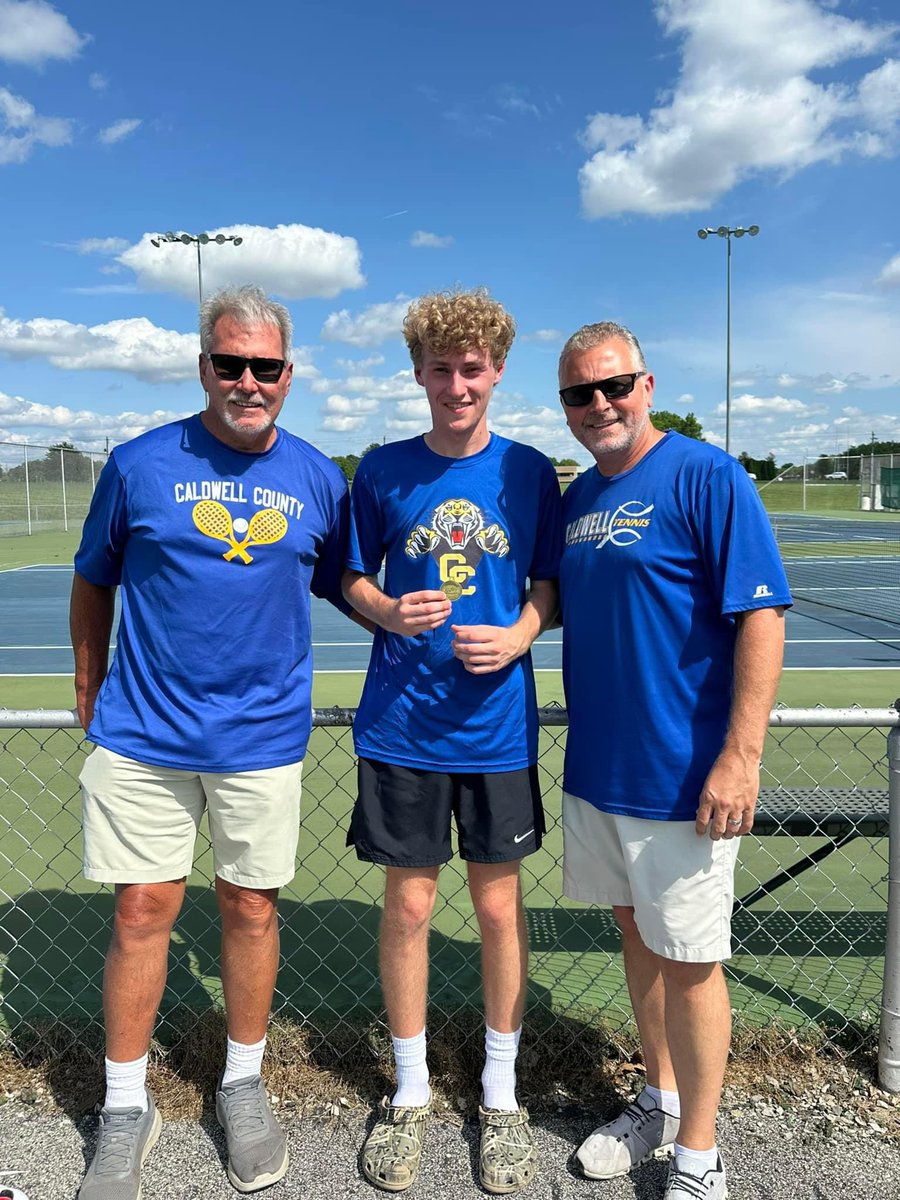CaldwellCoAthl1's tweet photo. Congratulations Ryan 3 time Region 2 Boys Singles Champion!! #GoTigers #AllTheWayToState #3-peat https://t.co/scUFZUuQRb