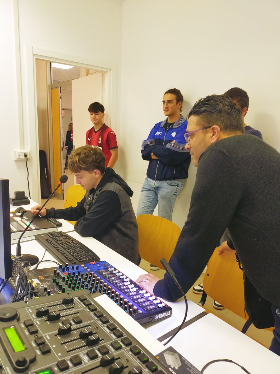 Fertet International (@fertinter) on Twitter photo Les partenaires du KA2 #ErasmusPlus se retrouvent à l'IIS Davinci Ripamonti. Accueil "international" et visite des filières professionnelles de l'établissement
<a href="/DSDEN70/">DSDEN de la Haute-Saône</a> Les partenaires du KA2 #ErasmusPlus se retrouvent à l'IIS Davinci Ripamonti. Accueil "international" et visite des filières professionnelles de l'établissement
<a href="/DSDEN70/">DSDEN de la Haute-Saône</a>