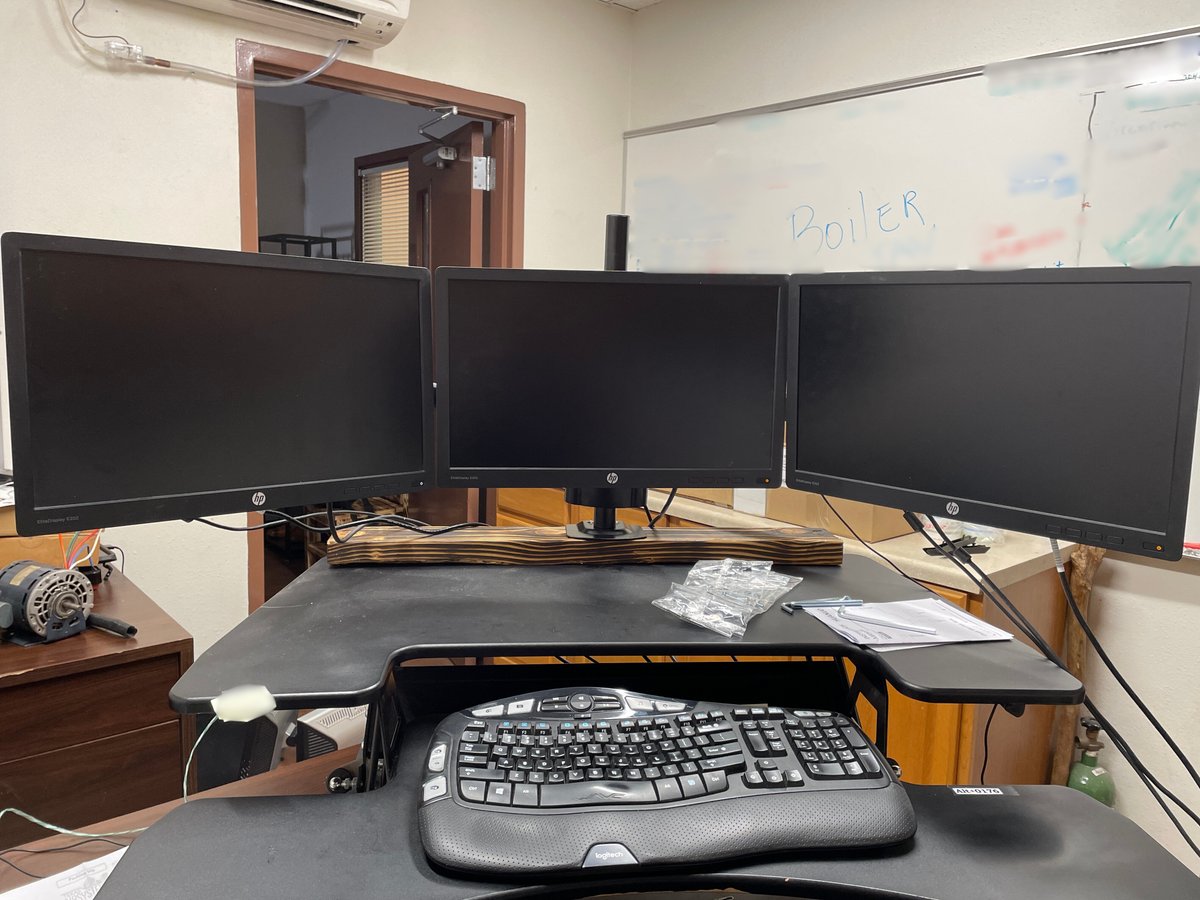 Upgraded our #nisdmaintenance HVAC trade with newer monitors. The donation of monitors from our warehouse department allowed us to upgrade & even allowed a 3rd monitor option. 
Shout out to my Application Support Specialist who put this monitor stand together. 
#teamnorthside