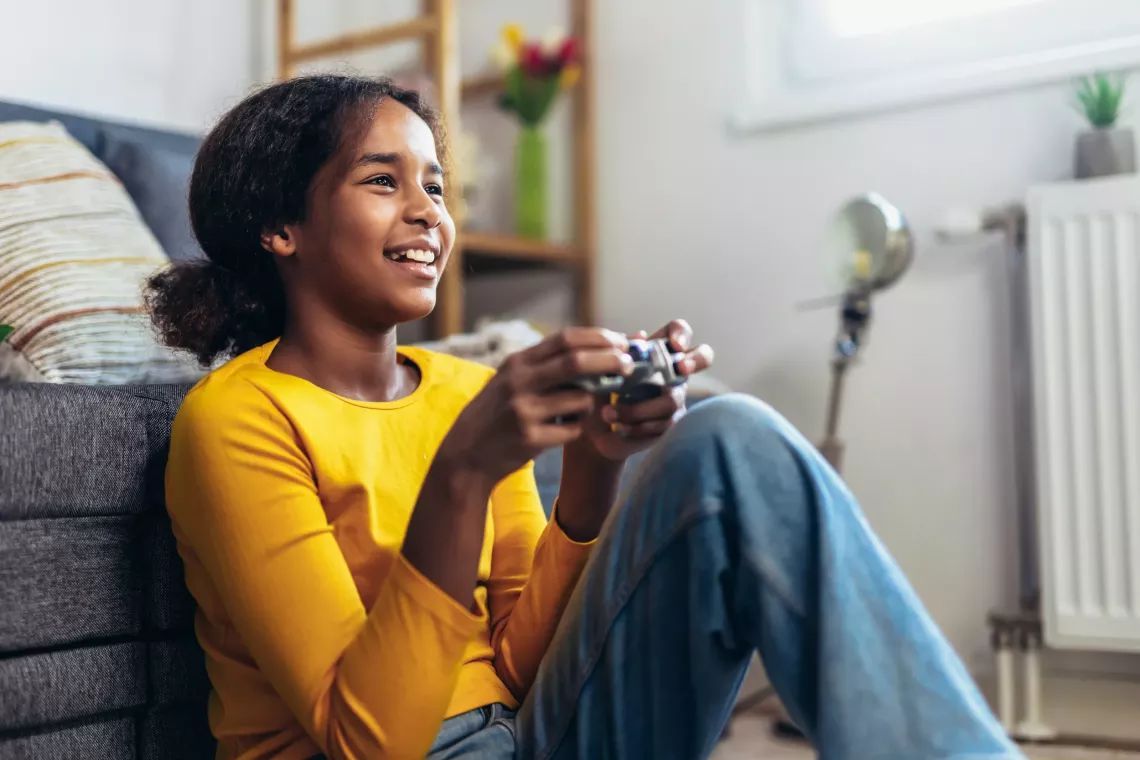 ICYMI - @UNICEFInnocenti explores how video games can contribute to the well-being of children. ”The research suggests the greatest gains for children occurred when digital games helped fulfill important needs that were otherwise not met in their lives.“ connectedlearning.news/UNICEF-res-inn…