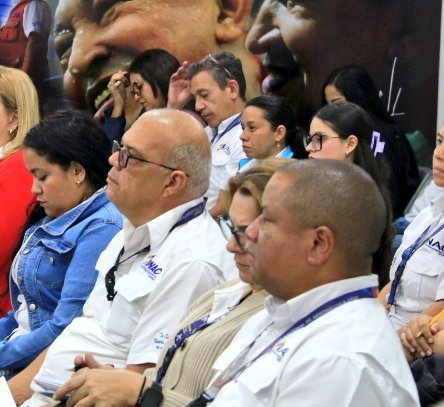 inac_ve's tweet photo. #16May 1/2 ¡Por una aeronáutica, cada día más segura! Especialistas en diversas áreas de la aviación civil participaron en taller sobre seguros de aviación, aeropuertos y el plan de asistencia a víctimas de accidentes aéreos. https://t.co/YGEfrPRhMQ